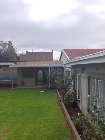 6 Bedroom House