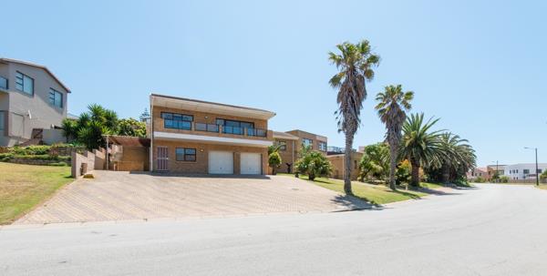 8 Bedroom House