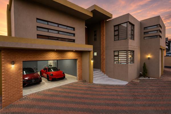 6 Bedroom House