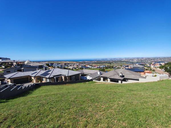 737 m² Land
