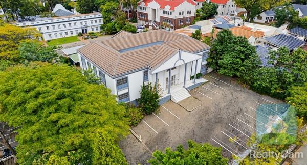 955 m² Commercial space