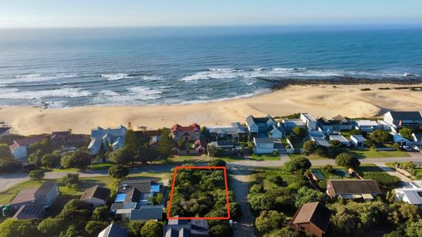 879 m² Land