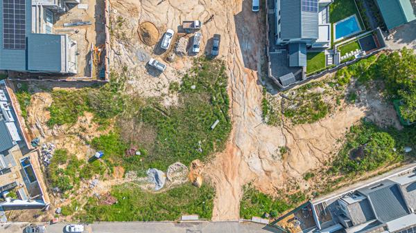 597 m² Land