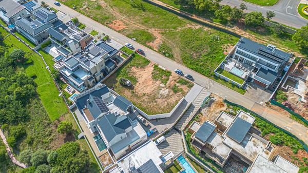 600 m² Land