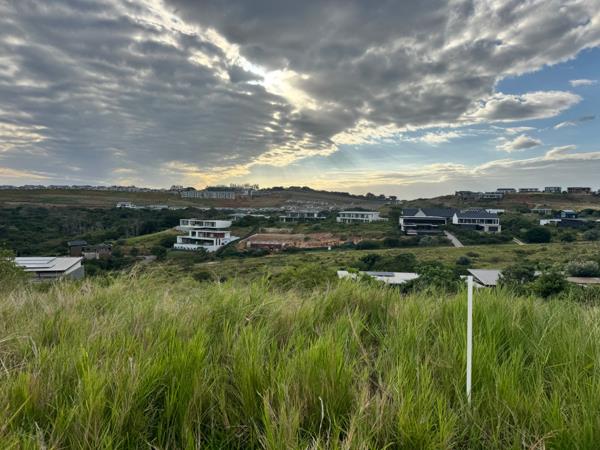 1 747 m² Land