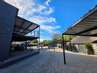 2 376 m² Retail Space