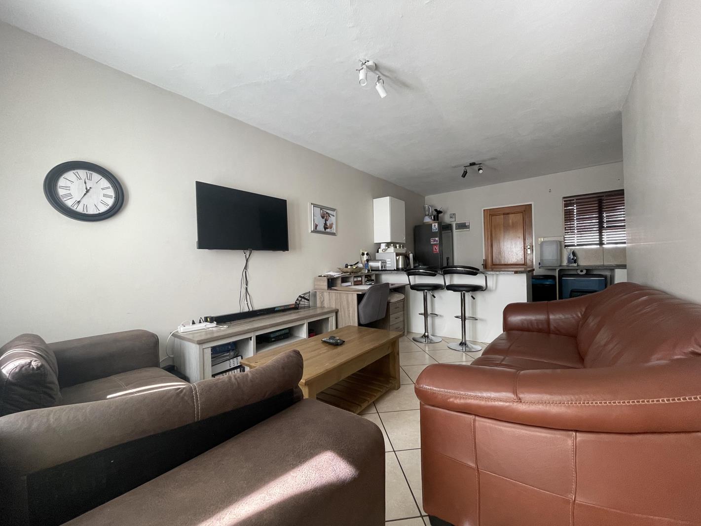 House in Sunnyridge - View 3