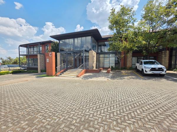 496 m² Commercial space
