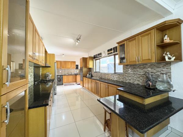 5 Bedroom House