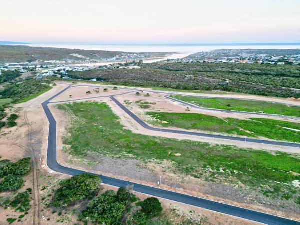600 m² Land