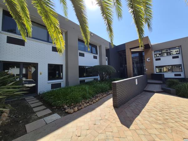 882 m² Commercial space