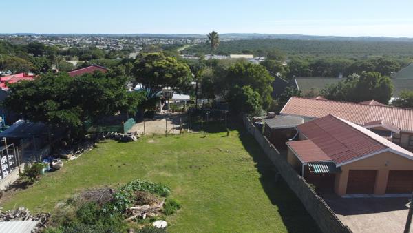 1 124 m² Land