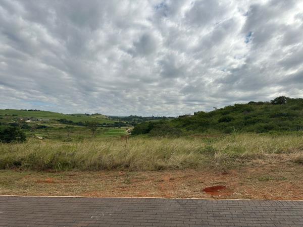 1 040 m² Land