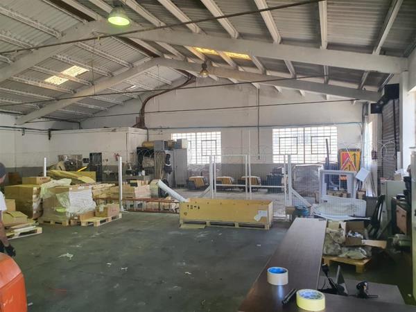 860 m² Industrial space