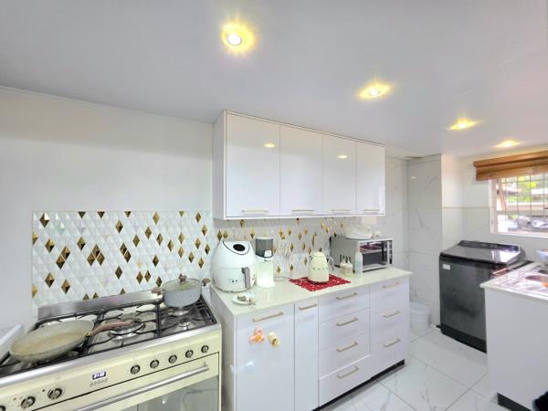 2 Bedroom Duplex