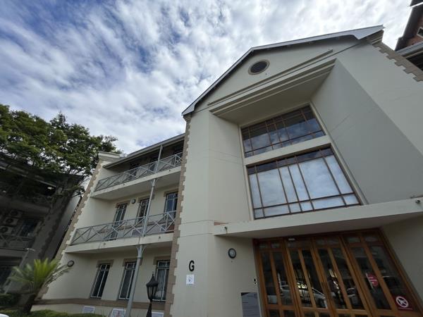 818 m² Commercial space