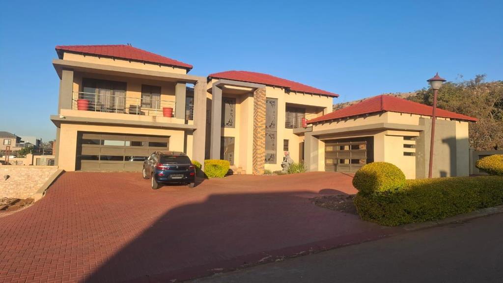 5 Bedroom House