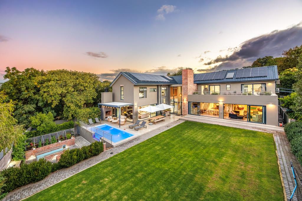 5 Bedroom House