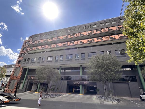 9.9 m² Commercial space