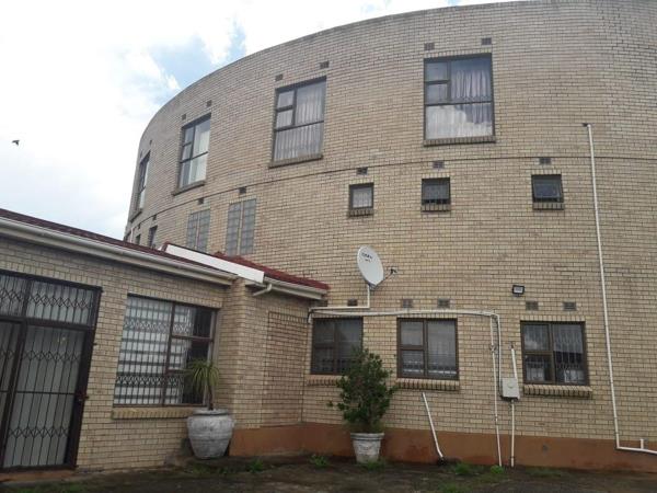 17 Bedroom House