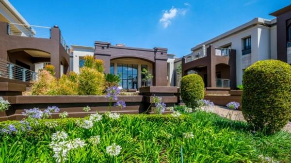 546.9 m² Office Space