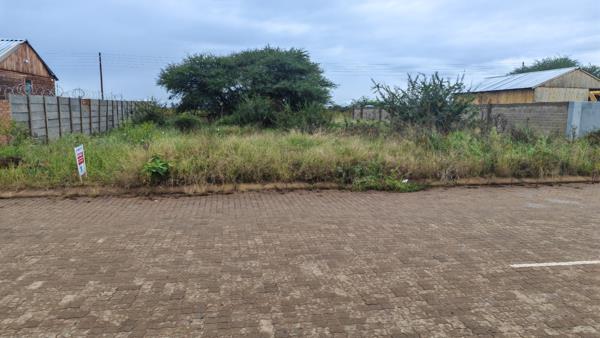 600 m² Land