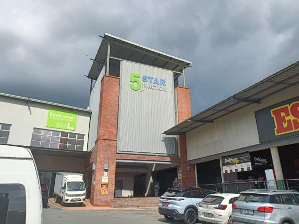 679 m² Industrial space
