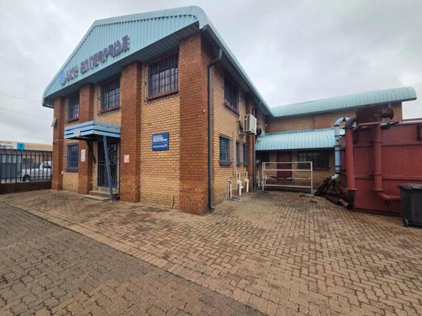 1 300 m² Industrial space