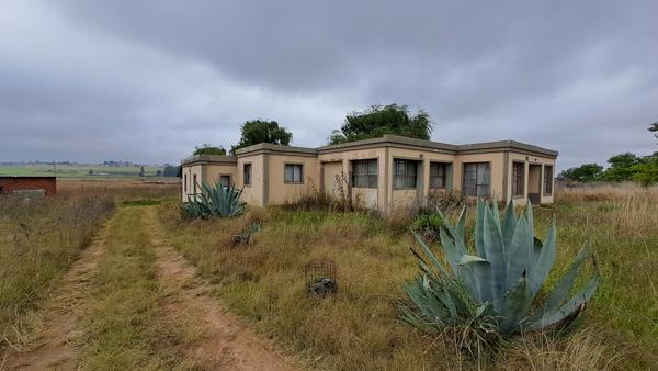 2.4 ha Smallholding