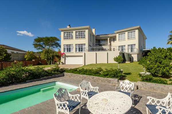6 Bedroom House