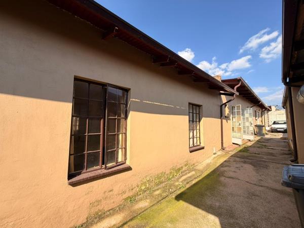 11 Bedroom House