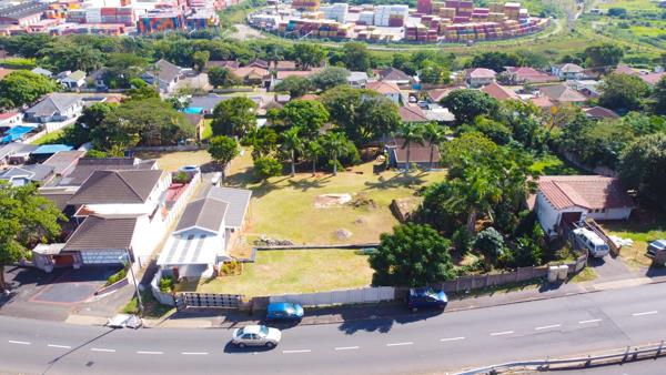 3 403 m² Land