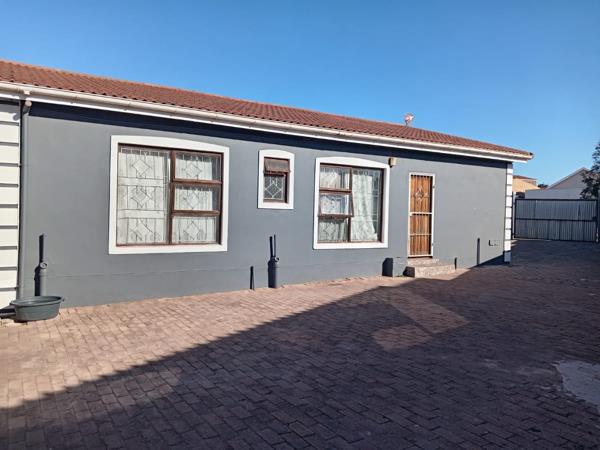6 Bedroom House