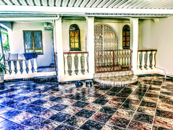 7 Bedroom House