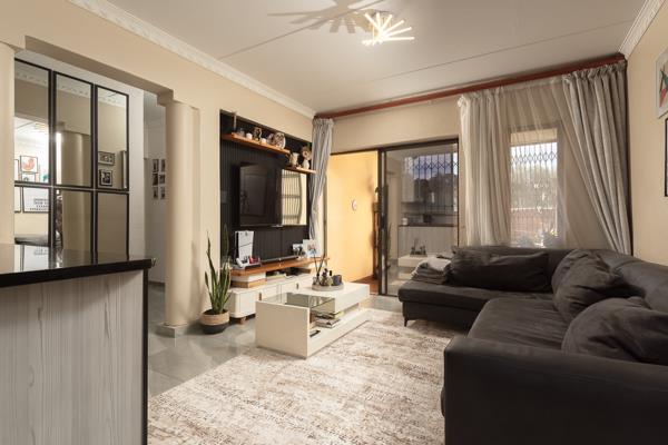 Apartment in Mondeor, Johannesburg South - View 6