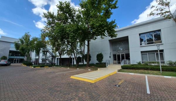 611.9 m² Office Space