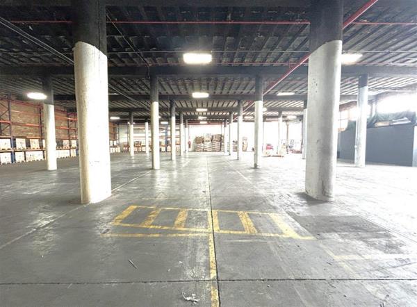 2 400 m² Industrial space