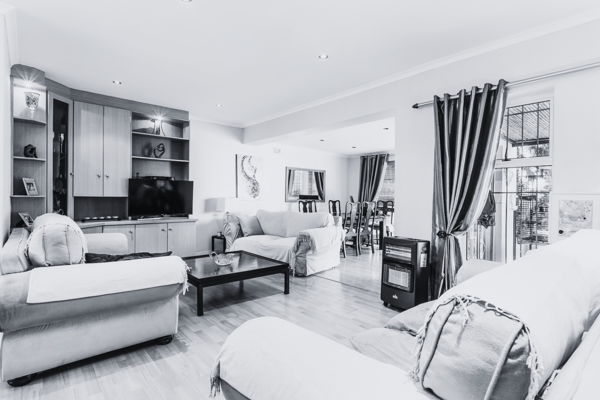 5 Bedroom House