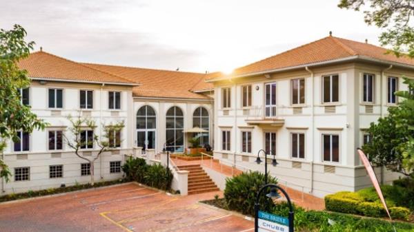 607 m² Office Space