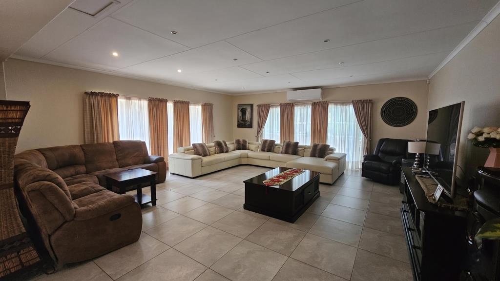 5 Bedroom House