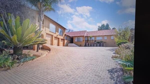 5 Bedroom House