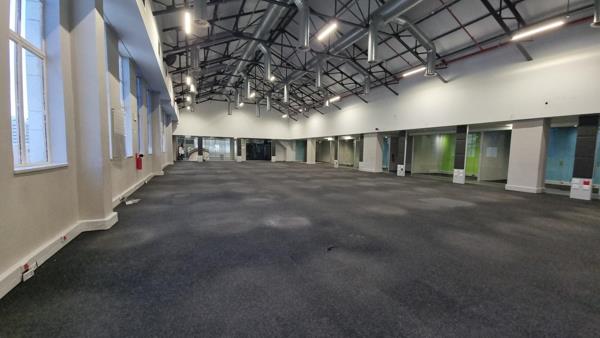 3 073 m² Office Space