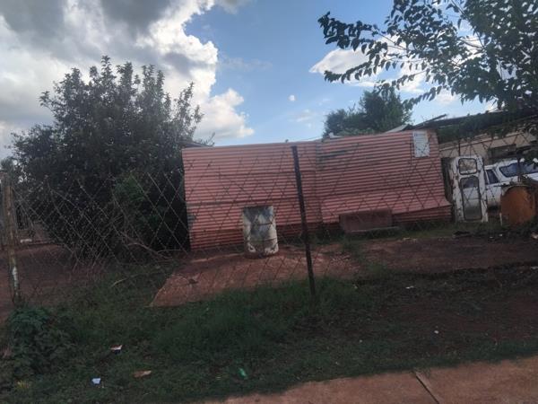400 m² Land
