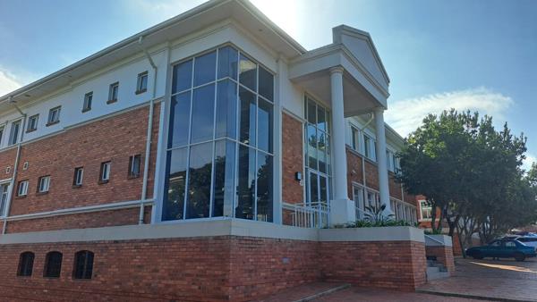 992 m² Office Space
