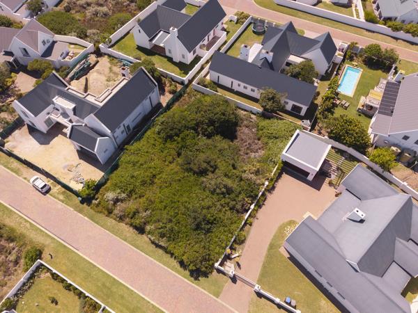 778 m² Land