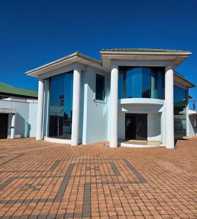 6 Bedroom House