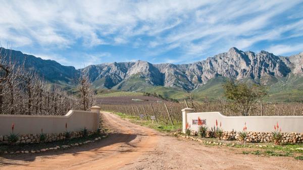 100.2 ha Commercial Farm