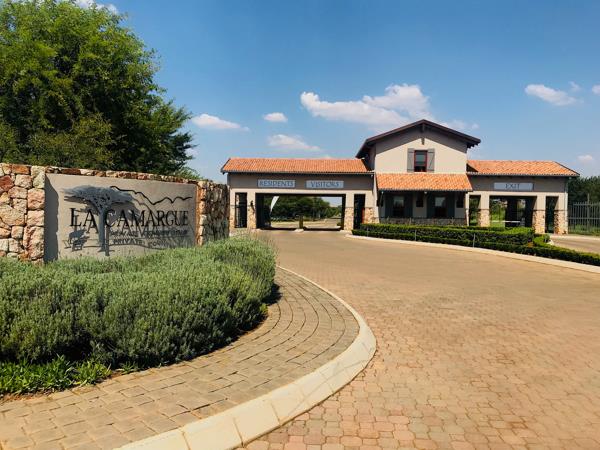 1 240 m² Land
