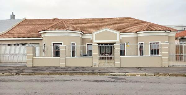 8 Bedroom House