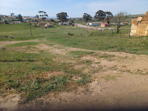 600 m² Land